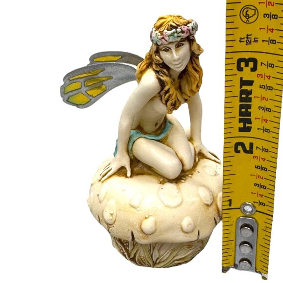 Helleborine Fairy Trinket Box Sitting On Mushroom Isle Gramarye Harmony Kingdom - Picture 5 of 10